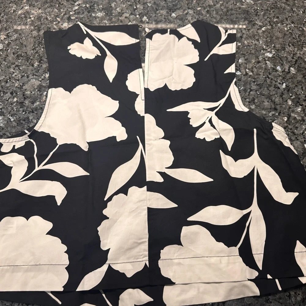Kate Spade Black and White Floral Top - Picture 2 of 3